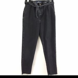 HOLLISTER ULTRA HIGH RISE MOM JEANS(512)